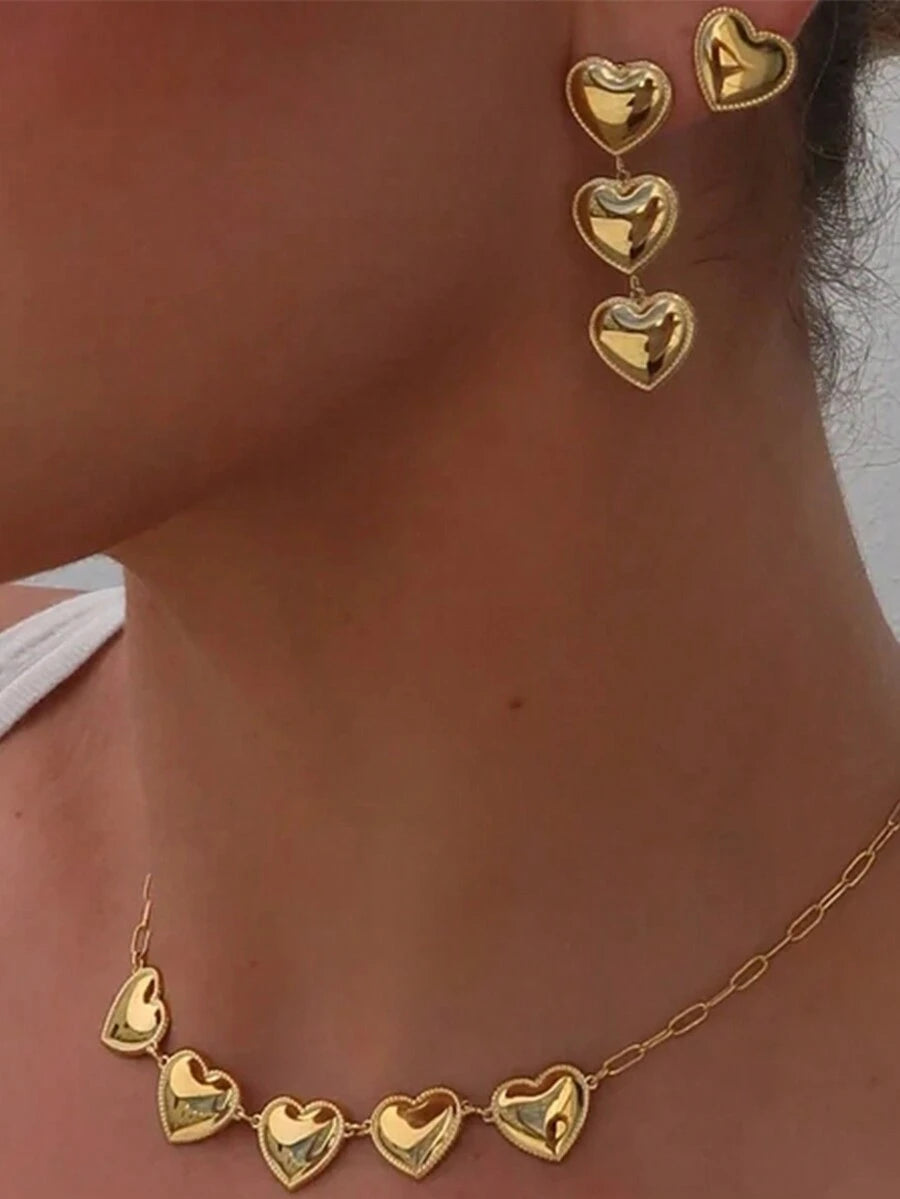 Golden heart necklace✨
