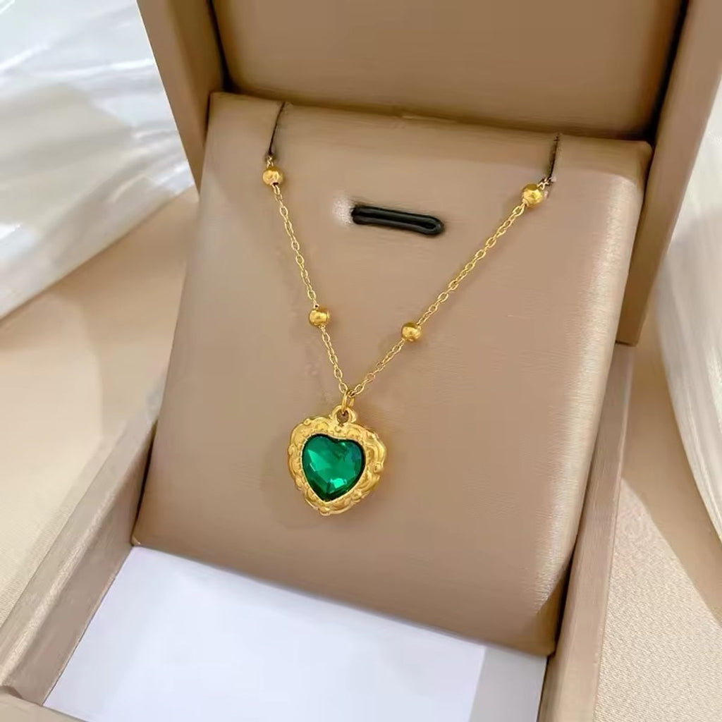Green heart necklace 💚