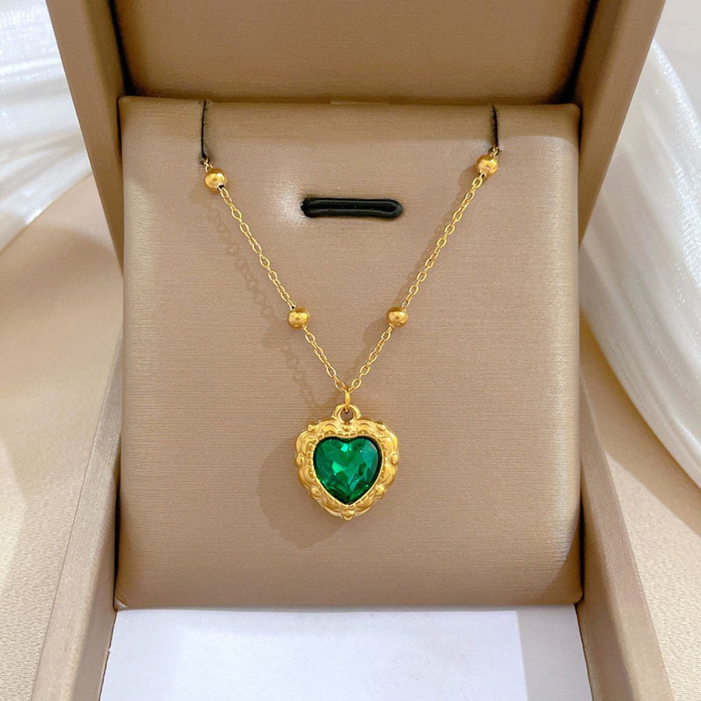 Green heart necklace 💚