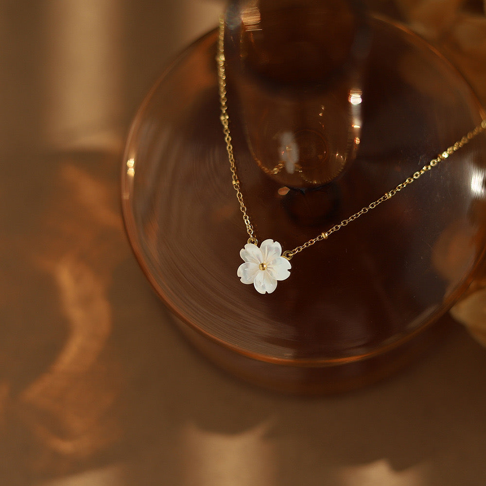 Flower necklace 🌸