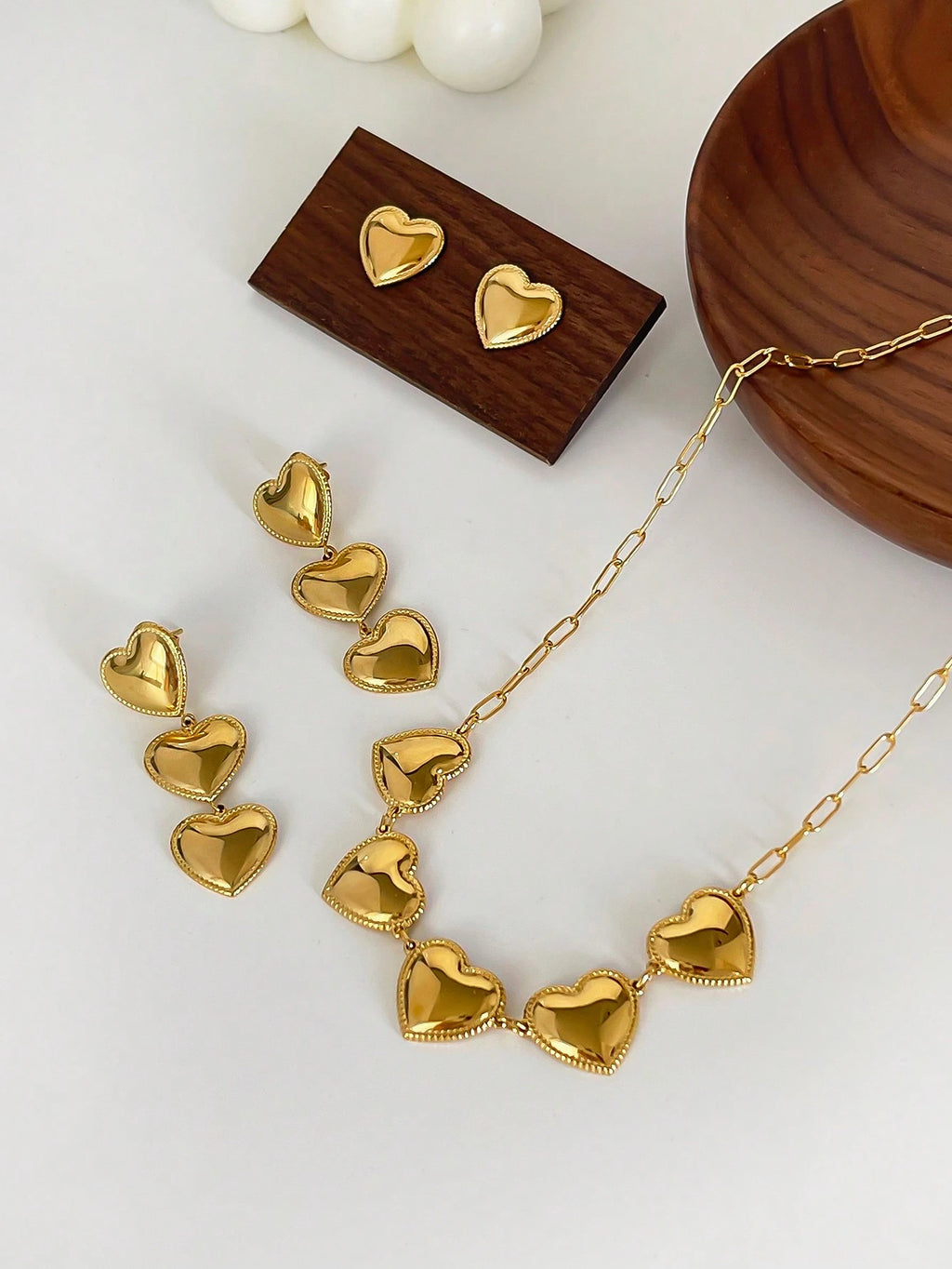 Golden heart necklace✨