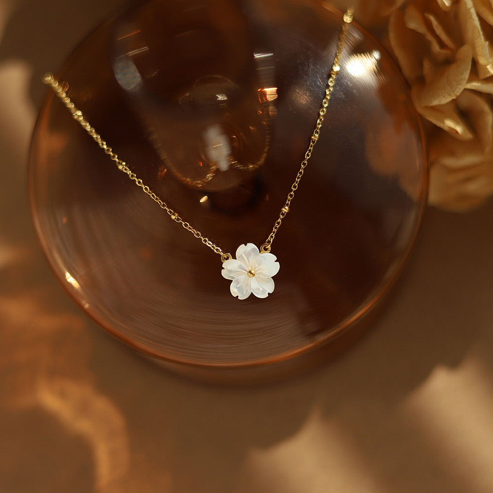 Flower necklace 🌸