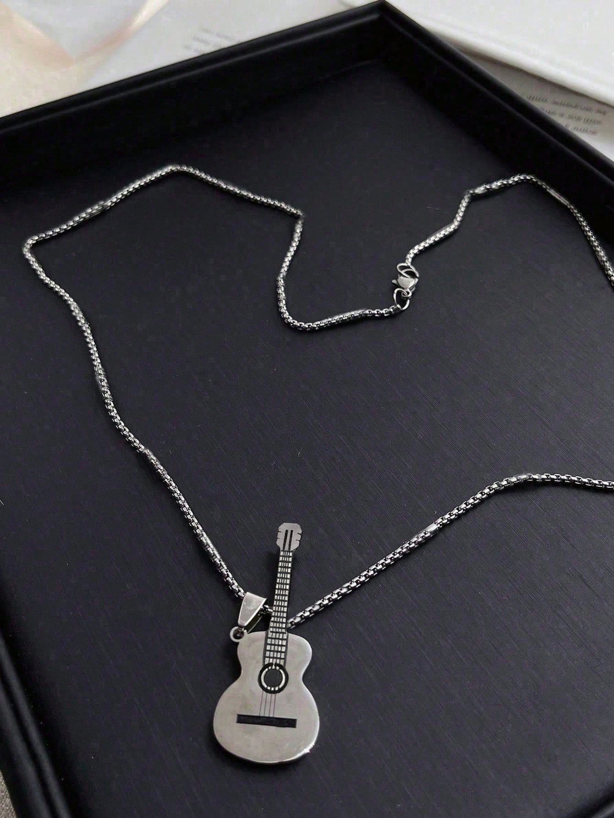 Collar de guitarra 🩶