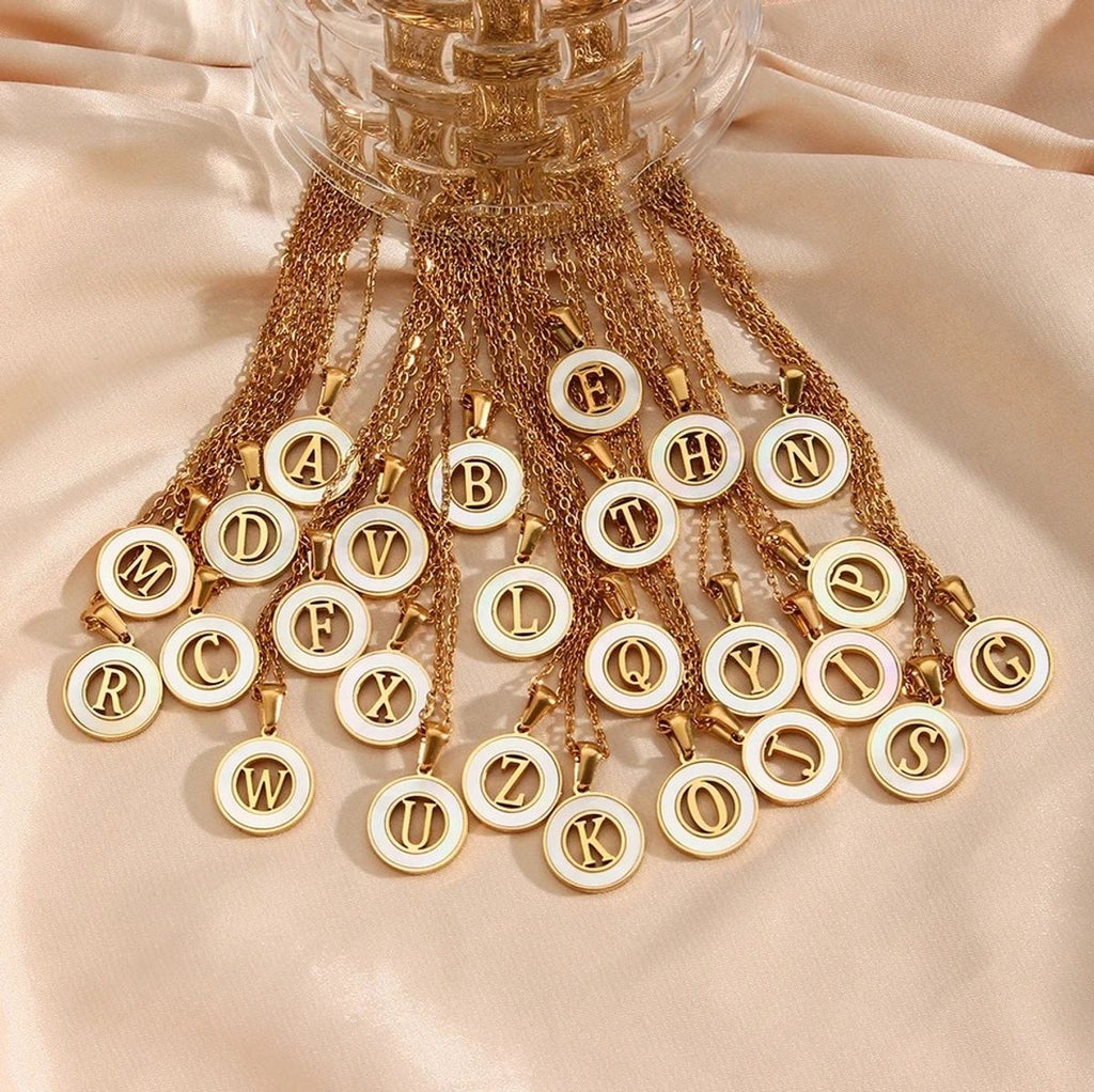 Inicial necklace ✨