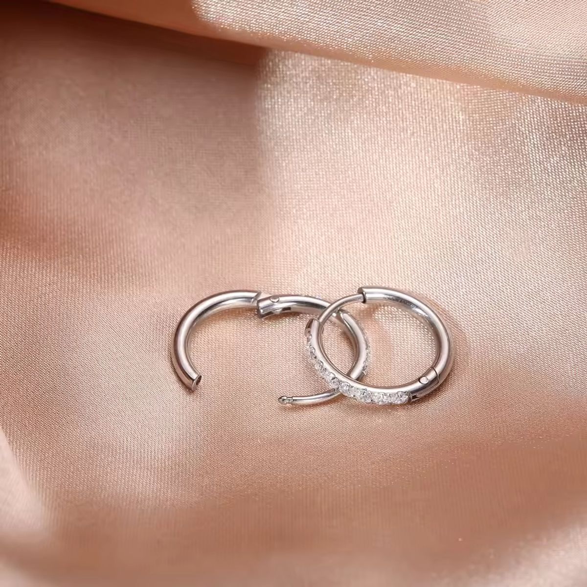Pendientes de aro con zirconias 🤍