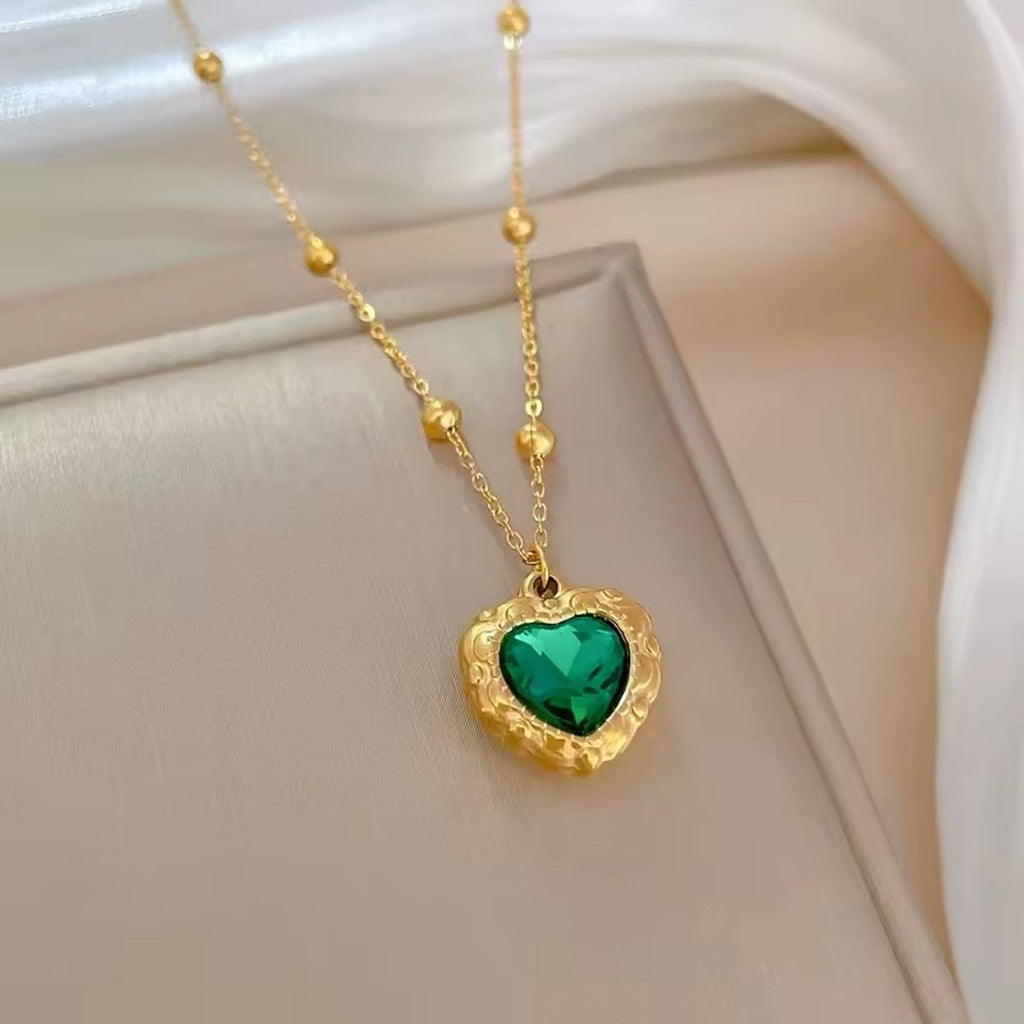Green heart necklace 💚